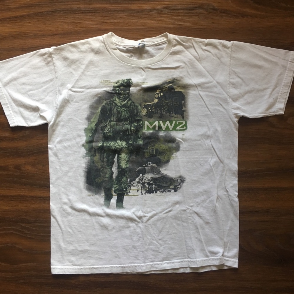 Call of duty modern warfare 2 tee shirt medium
